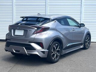 2019 Toyota C-HR I, серебристый, 1367000 рублей, вид 4