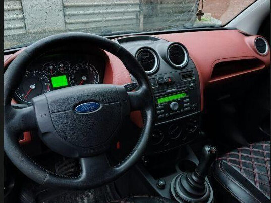 2006 Ford Fiesta Mk5, красный, 360000 рублей - вид 5