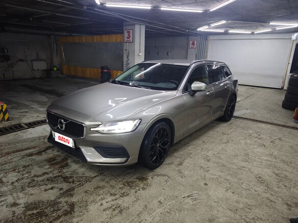 2019 Volvo V60 II, серый, 1800000 рублей