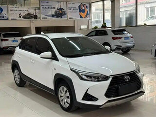 2022 Toyota Yaris L XP150 Рестайлинг, белый, 1350000 рублей, вид 3
