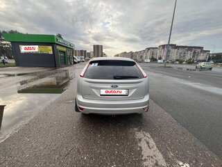 2010 Ford Focus II Рестайлинг, серебристый, 600000 рублей, вид 4