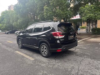 2020 Subaru Forester V, чёрный, 1842095 рублей, вид 3