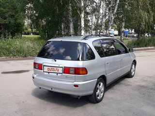 1996 Toyota Ipsum I (M10), серебристый, 550000 рублей, вид 4