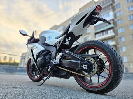 2015 Honda CBR 1000 RR/RA Fireblade, белый, 1050000 рублей, вид 4