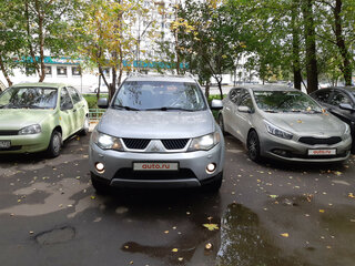 2008 Mitsubishi Outlander II, серебристый, 1295000 рублей, вид 4