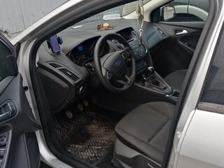 2017 Ford Focus III Рестайлинг, серебристый, 1145000 рублей, вид 3