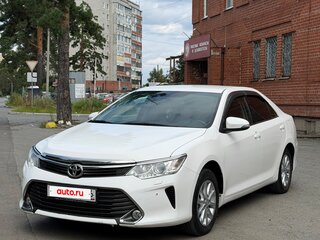 2014 Toyota Camry VII (XV50) Рестайлинг, белый, 1930000 рублей, вид 1