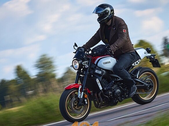 2020 Yamaha XSR900, белый, 900000 рублей - вид 9