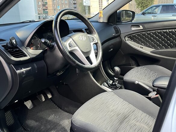 2015 Hyundai Solaris I Рестайлинг, белый, 1200000 рублей - вид 7