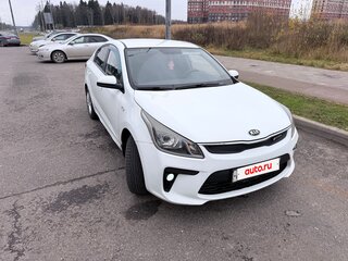 2018 Kia Rio IV, белый, 900000 рублей, вид 2