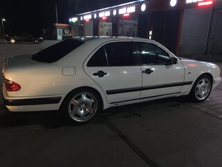 1996 Mercedes-Benz E-Класс 280 II (W210, S210), белый, 700000 рублей, вид 5