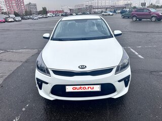 2018 Kia Rio IV, белый, 800000 рублей, вид 1