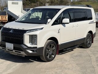 2023 Mitsubishi Delica D:5 I Рестайлинг, белый, 2327000 рублей, вид 1