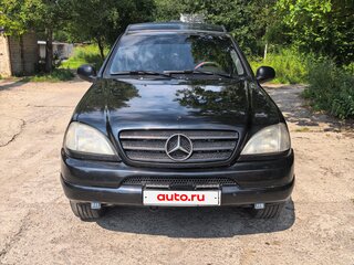 1999 Mercedes-Benz M-Класс 320 I (W163), чёрный, 700000 рублей, вид 1
