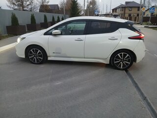 2017 Nissan Leaf II (ZE1), белый, 1450000 рублей, вид 5