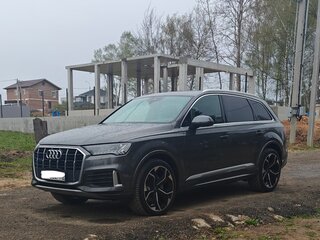 2021 Audi Q7 45 TFSI II (4M) Рестайлинг, серый, 5740000 рублей, вид 3