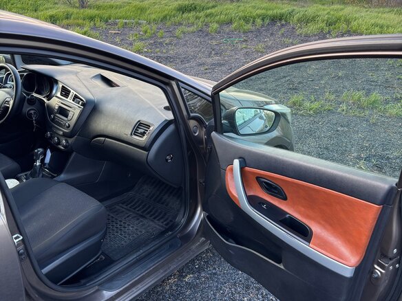 2013 Kia Ceed II, коричневый, 830000 рублей - вид 8