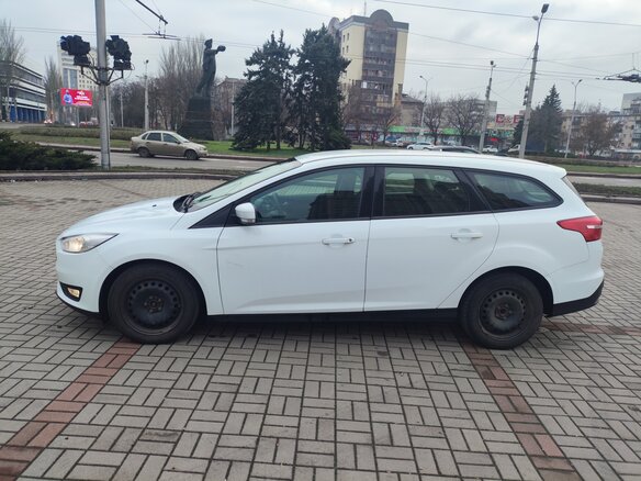 2018 Ford Focus III Рестайлинг, белый, 1250000 рублей - вид 2