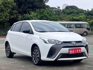 2022 Toyota Yaris L X XP150 Рестайлинг, белый, 1126000 рублей, вид 3