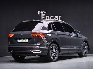 2023 Volkswagen Tiguan II Рестайлинг, серый, 2658000 рублей, вид 2