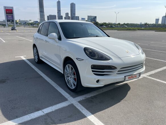 2011 Porsche Cayenne II (958), белый, 2200000 рублей - вид 3