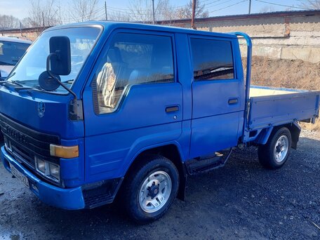 1993 Toyota Toyoace, синий, 700000 рублей, вид 4