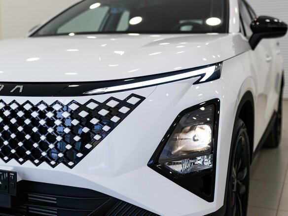 2025 Omoda C5 I Рестайлинг, белый, 2779000 рублей - вид 6