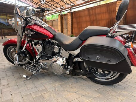 2013 Harley-Davidson Fat Boy, красный, 1390000 рублей, вид 3