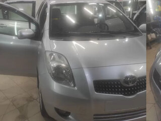 2007 Toyota Yaris Multimode II, серебристый, 650000 рублей, вид 3