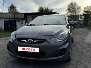 2013 Hyundai Solaris I, серый, 700000 рублей, вид 2