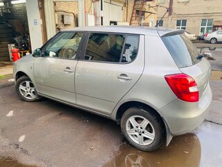 2012 Skoda Fabia II Рестайлинг, серый, 660000 рублей, вид 2