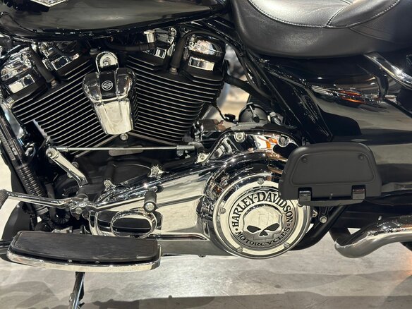 2018 Harley-Davidson Road King, чёрный, 2400000 рублей - вид 6