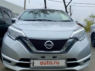 2017 Nissan Note II Рестайлинг, серебристый, 935000 рублей, вид 2