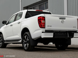 2023 Mazda BT-50 III, белый, 5700000 рублей, вид 3