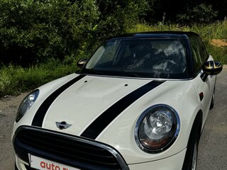 2017 Mini Hatch Cooper III (F55/F56), белый, 1600000 рублей, вид 1