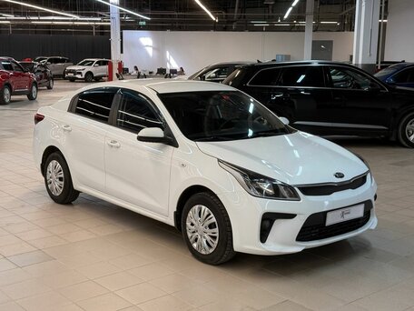2018 Kia Rio IV, белый, 999000 рублей, вид 3