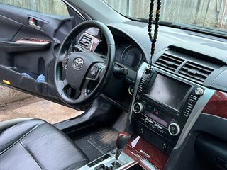 2012 Toyota Camry VII (XV50), чёрный, 1700000 рублей, вид 2