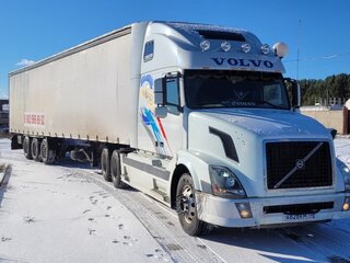 2003 Volvo VNL, белый, 2200000 рублей, вид 2