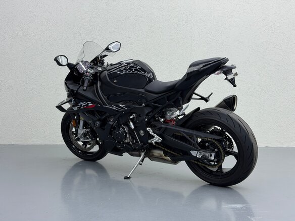 2023 BMW S 1000 RR, чёрный, 2000000 рублей - вид 4