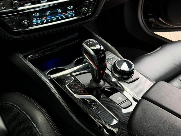 2018 BMW M5 Competition VI (F90), чёрный, 7313000 рублей - вид 17