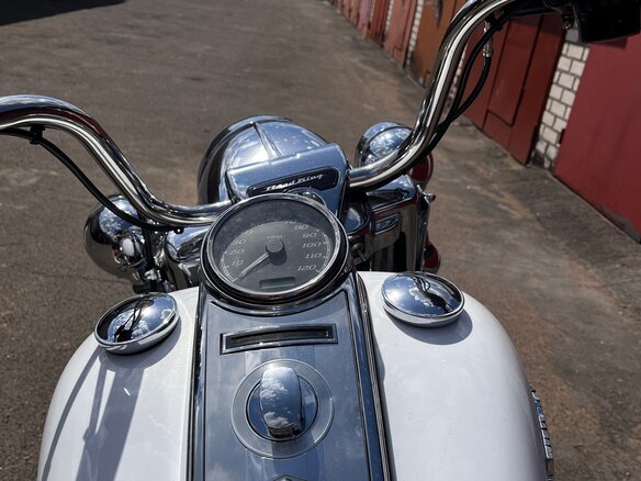 2015 Harley-Davidson Road King, белый, 960000 рублей - вид 9
