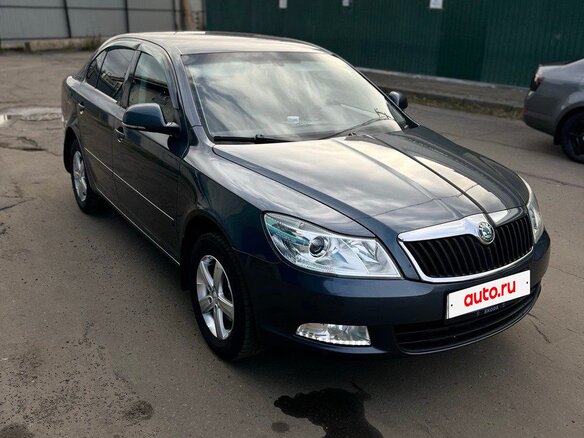 2012 Skoda Octavia II (A5) Рестайлинг, серый, 1100000 рублей - вид 1