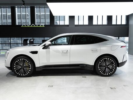 2025 Avatr 11 116 kWh I, белый, 8520305 рублей, вид 3
