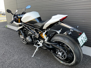 2024 Triumph Speed Triple, белый, 1700000 рублей, вид 4