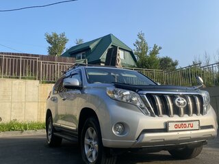 2015 Toyota Land Cruiser Prado 6-speed 150 Series Рестайлинг 1, серый, 4180000 рублей, вид 3