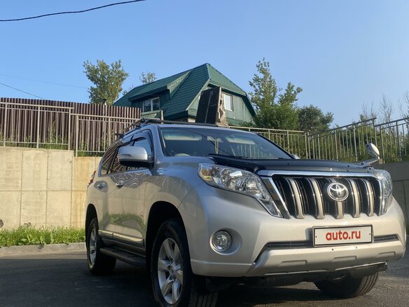 2015 Toyota Land Cruiser Prado 6-speed 150 Series Рестайлинг 1, серый, 4180000 рублей - вид 2