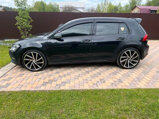 2013 Volkswagen Golf VII, чёрный, 799000 рублей, вид 1