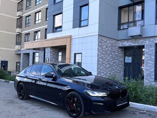 2020 BMW 5 серии 520d xDrive VII (G30/G31/G38) Рестайлинг, чёрный, 5800000 рублей, вид 5