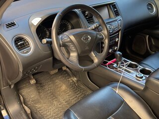 2015 Nissan Pathfinder IV, чёрный, 1800000 рублей, вид 4