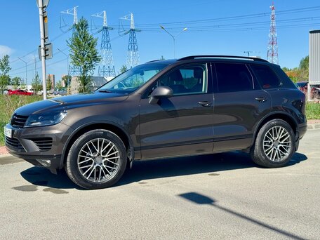 2014 Volkswagen Touareg II Рестайлинг, коричневый, 2500000 рублей, вид 4